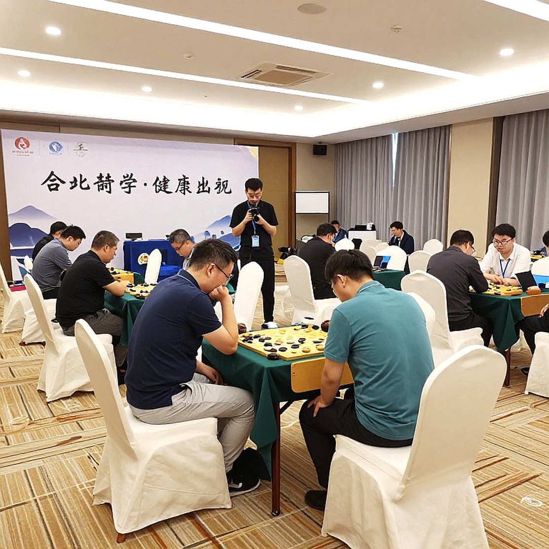 ChessBase ký Kostya Kavutskiy: thị trường cờ vua đang trả tiền cho danh tính người thầy