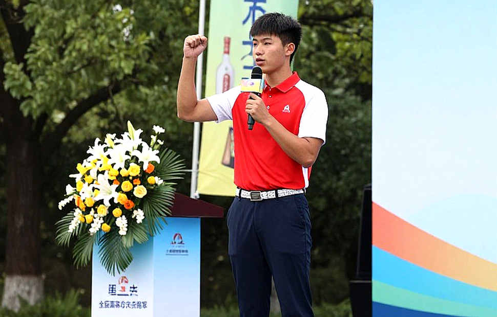 Cơn gió đổi số phận: Khi luật golf 2026 cứu một golfer khỏi cú phạt oan nghiệt