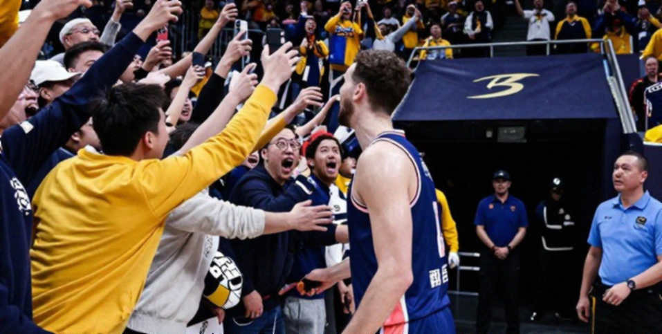 Án phạt lịch sử của NBA: Clippers mất 5 lượt chọn vòng 1, Ballmer bị cấm 1 năm Án phạt lịch sử của NBA: Clippers mất 5 lượt chọn vòng 1, Ballmer bị cấm 1 năm
